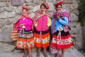 traditional clothing in peru