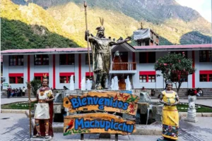 aguas calientes machu picchu town