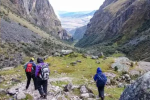 lares trek in november