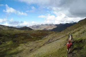 lares trek in october