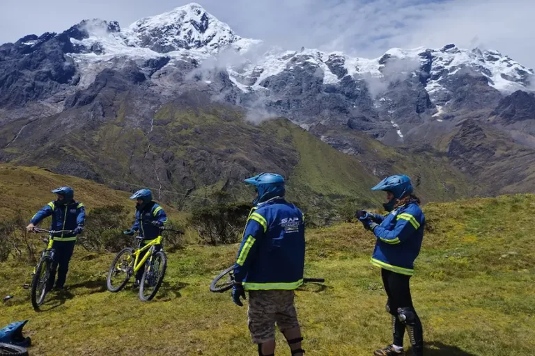 4-Day Tour of the Inca Jungle - Day 1 Bike Ride through Abra Málaga